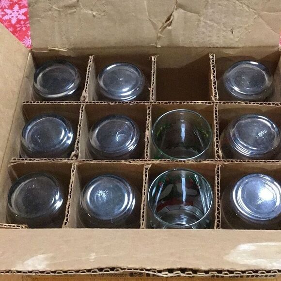 11 of 12 the 12 day of Christmas glasses in original box from anchor Hocking - Picture 1 of 7